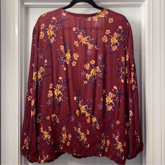 New! Maurices Red Floral Sweetheart Neck Smocked Bottom Top - Picture 4 of 6